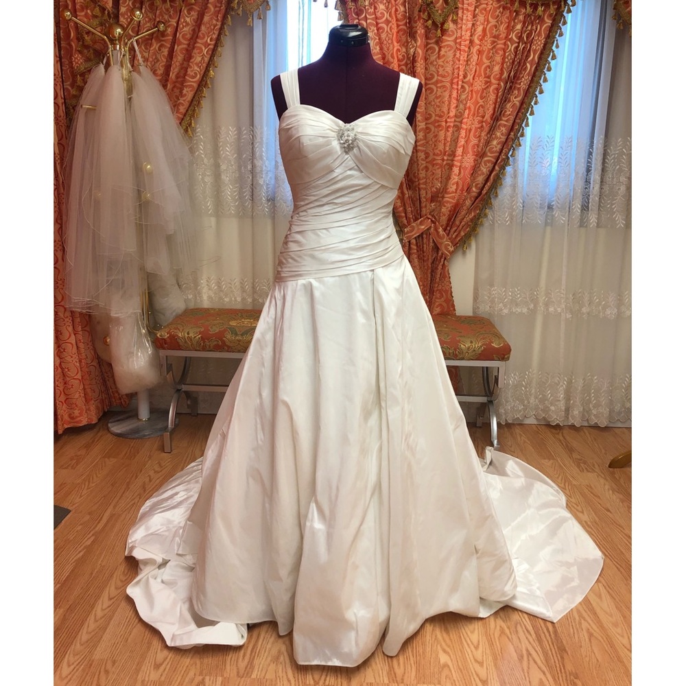 Mori Lee Wedding Gown Sz 6